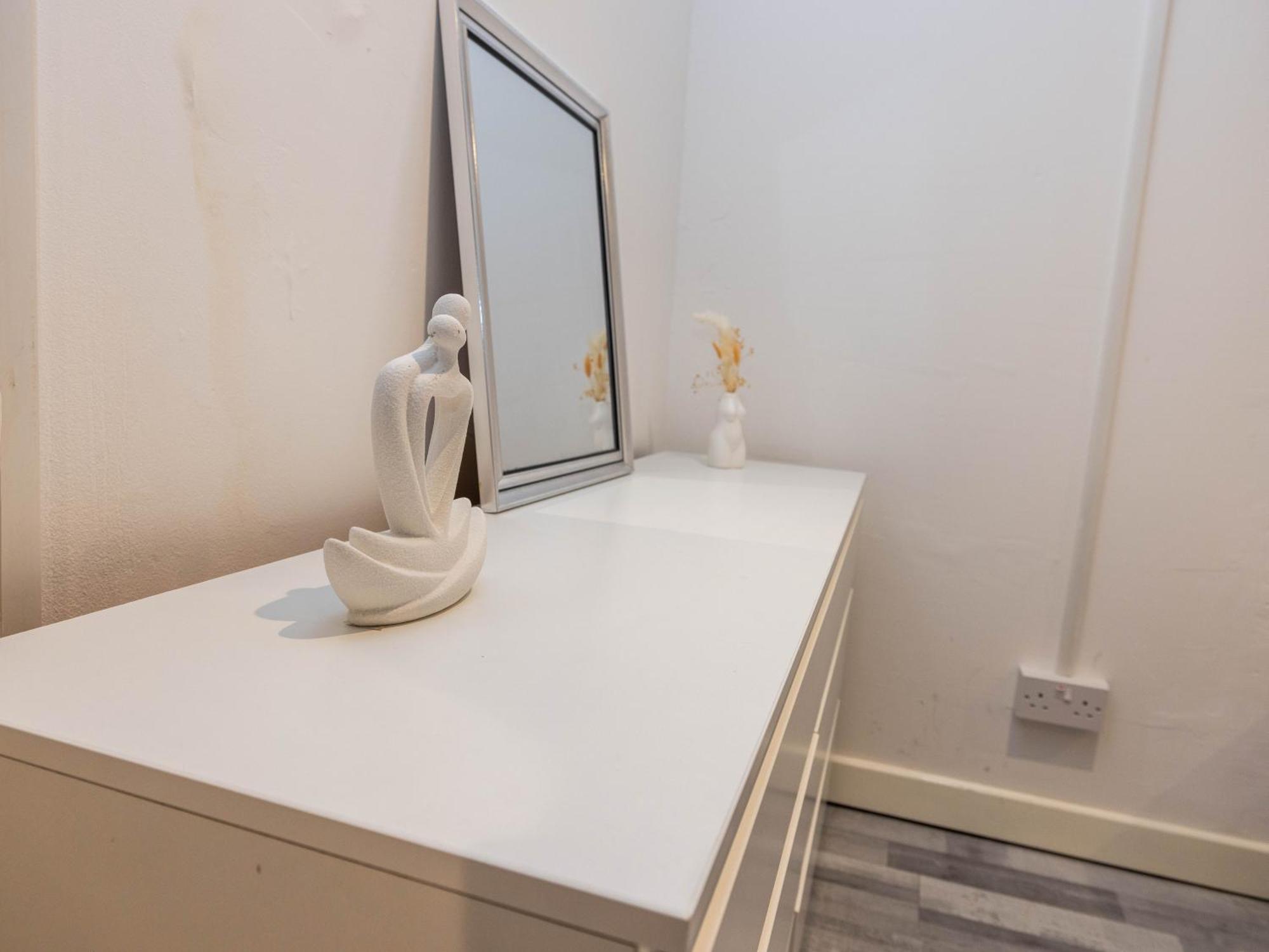 1 Bed-4guests-sofabed-wifi-closetocity-parking Londra