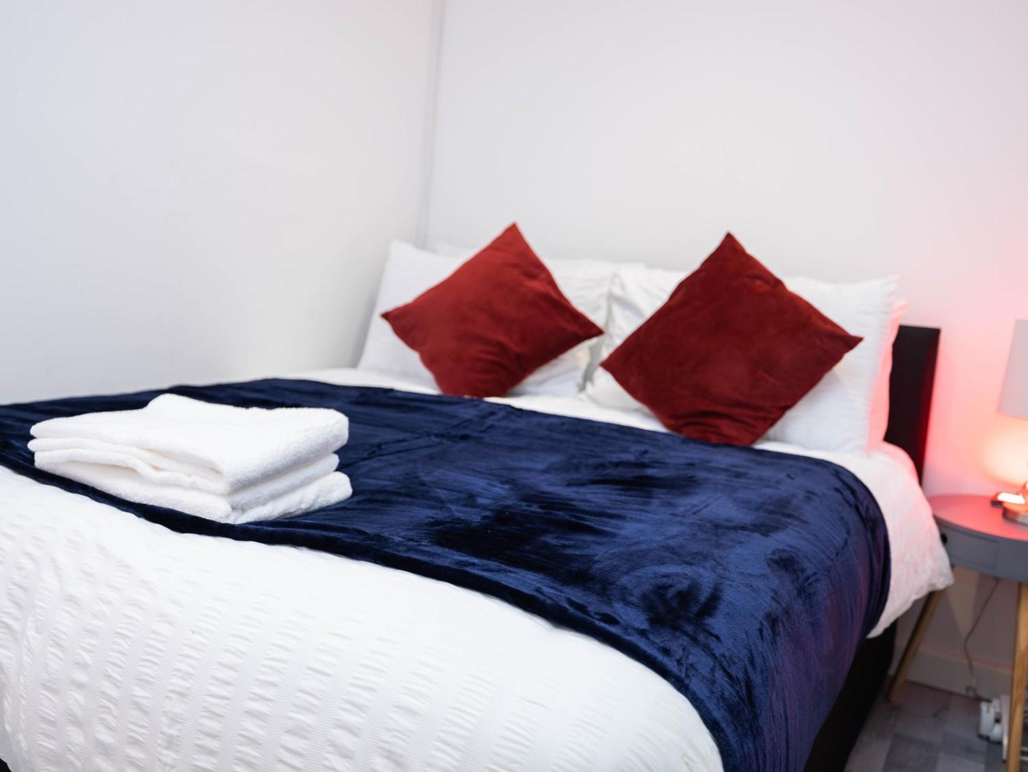 1 Bed-4guests-sofabed-wifi-closetocity-parking Appartamento